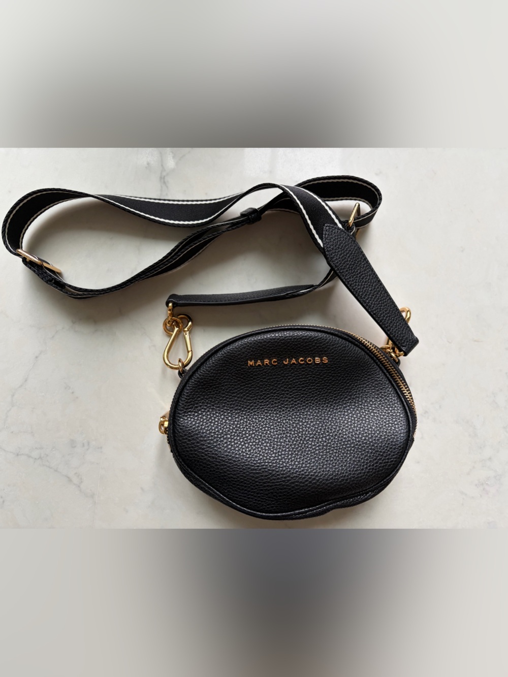 Marc Jacobs The Rewind Oval Crossbody Bag Pebbled Black Pebbled Leather
